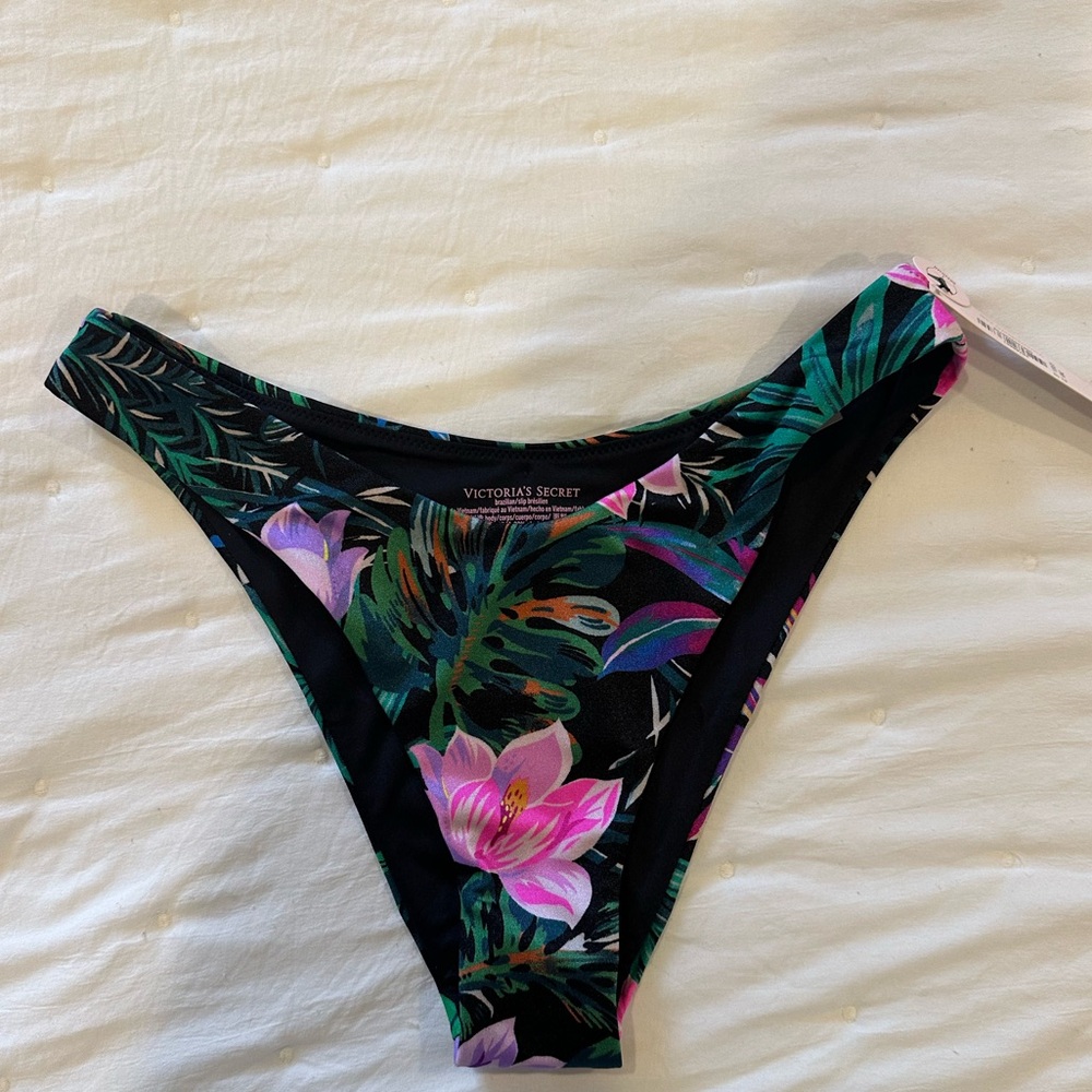 NWT Victoria Secrets bikini bottom